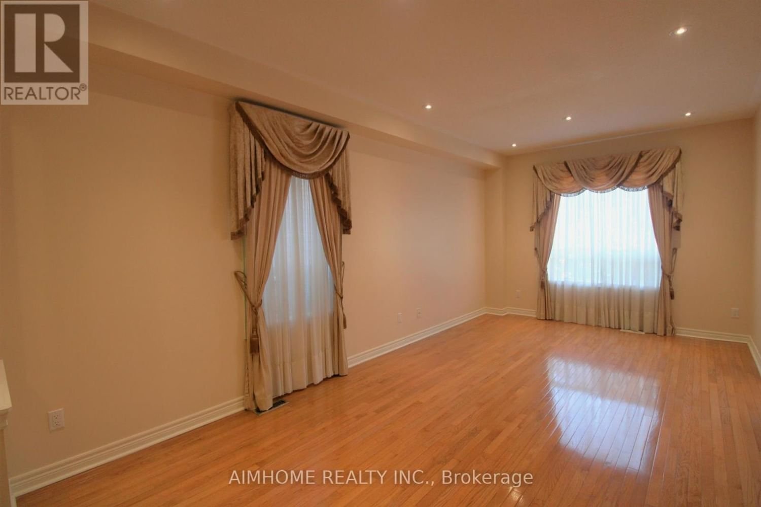 24 BEL CANTO CRES Image 7