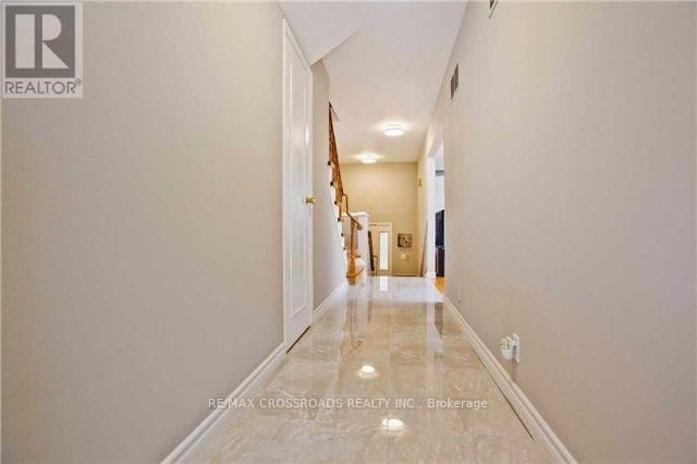 209 Tamarack Drive  Markham (Aileen-Willowbrook), L3T4X3 | Image 7