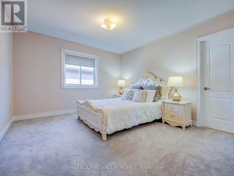 45 Henricks Crescent  Richmond Hill (Bayview Hill), L4B3W4 | Image 27