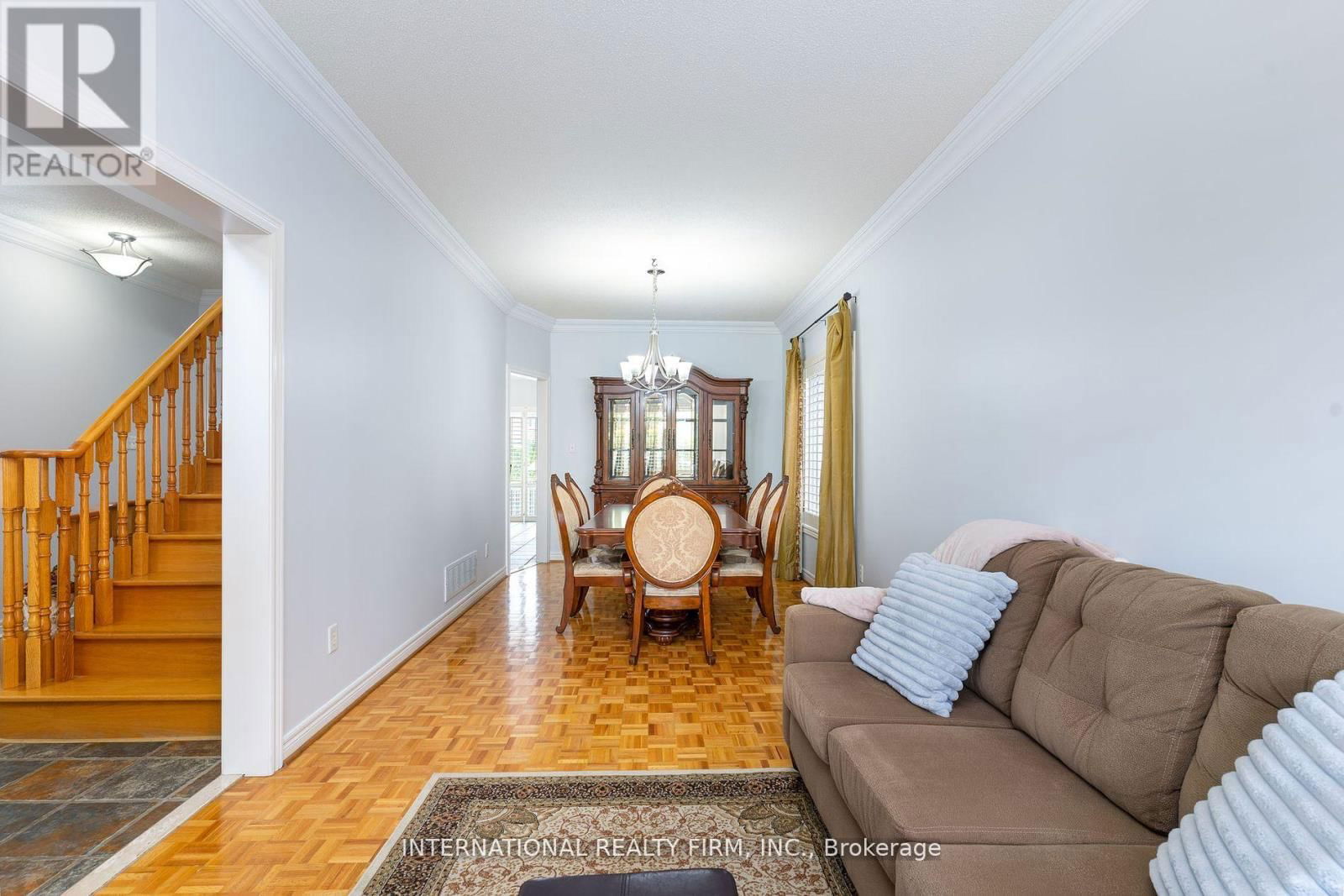 12 GIOTTO CRESCENT Image 11