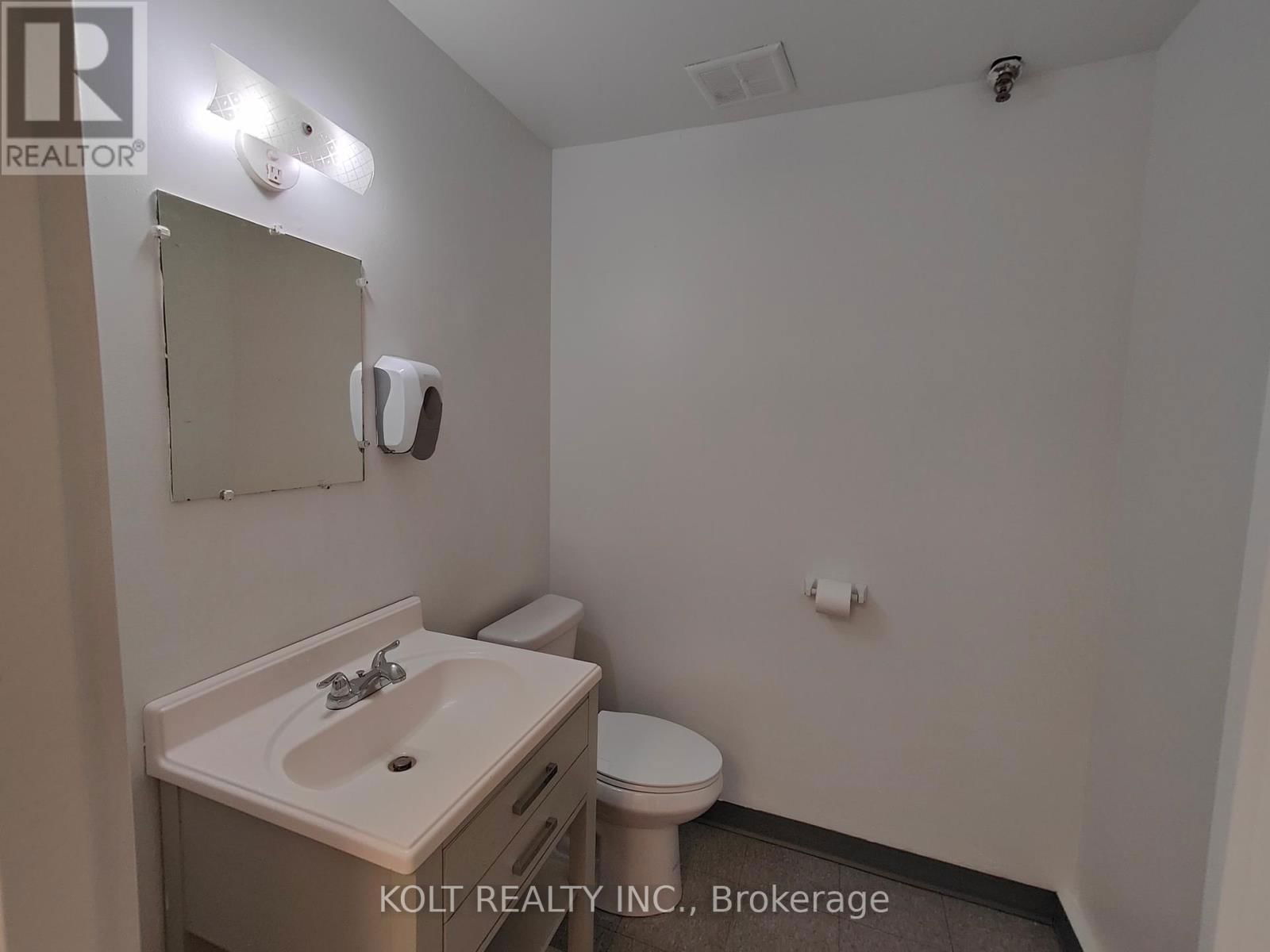 17 - 270 ESNA PARK DRIVE Image 11