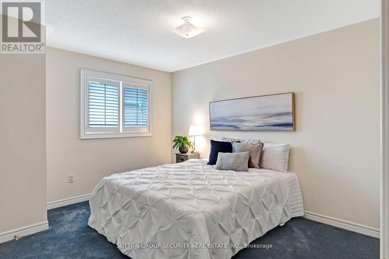 88 Klamath Court  Vaughan (Maple), L6A2L7 | Image 11