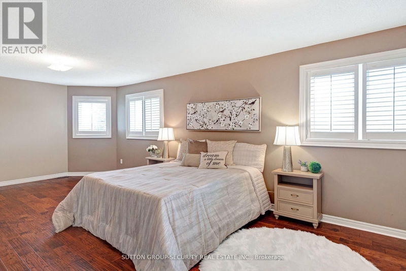 88 Klamath Court  Vaughan (Maple), L6A2L7 | Image 21