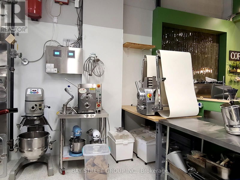 Image #1 of Restaurant for Sale at 19 - 17665 Leslie Street, Newmarket , Ontario