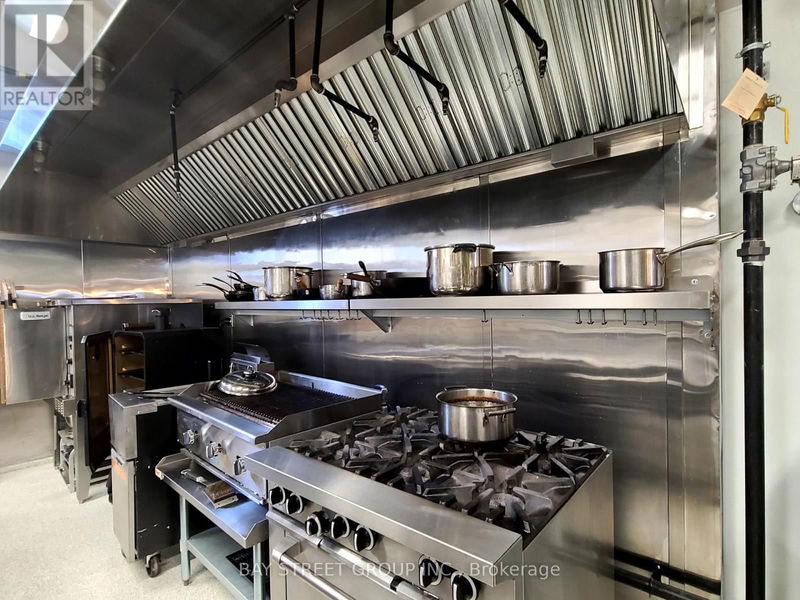 Image #1 of Restaurant for Sale at 19 - 17665 Leslie Street, Newmarket , Ontario