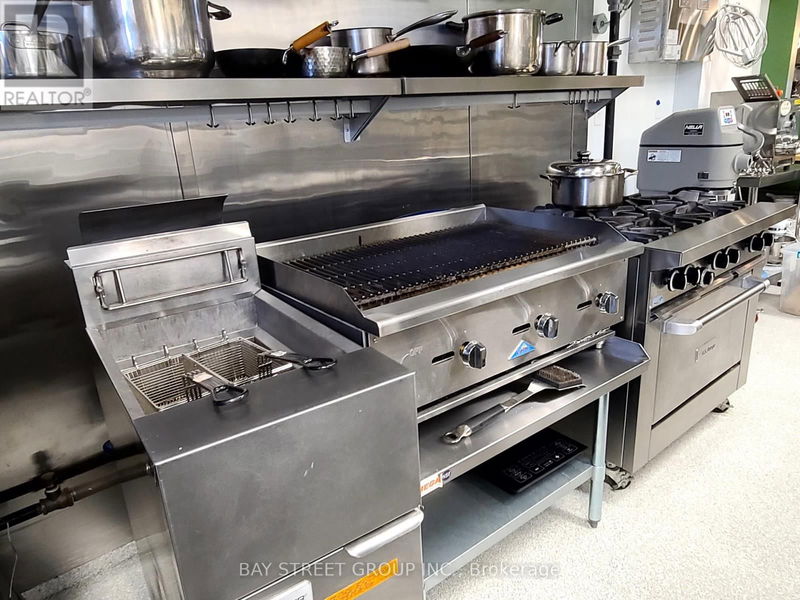 Image #1 of Restaurant for Sale at 19 - 17665 Leslie Street, Newmarket , Ontario