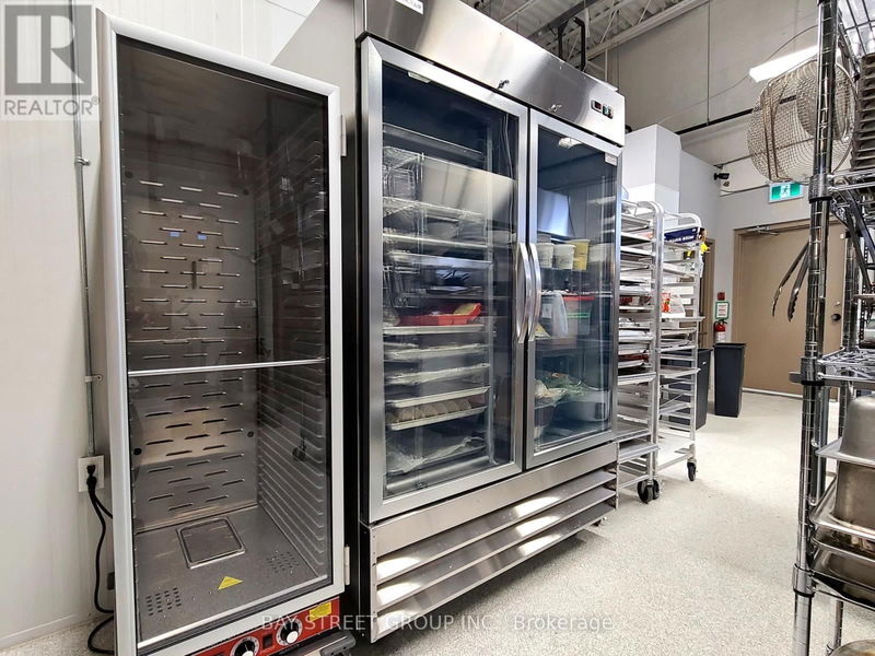 Image #1 of Restaurant for Sale at 19 - 17665 Leslie Street, Newmarket , Ontario