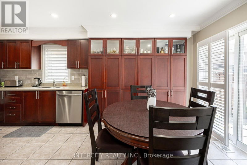 91 Adventure Crescent  Vaughan (Maple), L6A2Z8 | Image 14