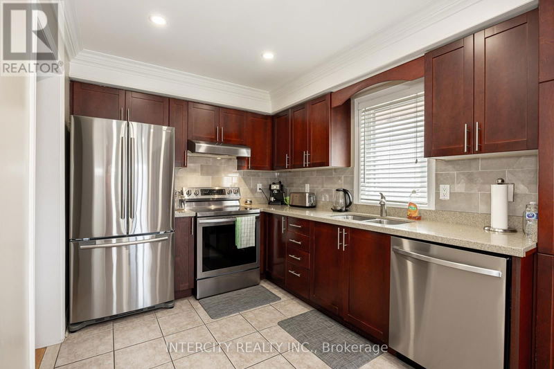 91 Adventure Crescent  Vaughan (Maple), L6A2Z8 | Image 16