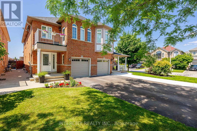 91 Adventure Crescent  Vaughan (Maple), L6A2Z8 | Image 2