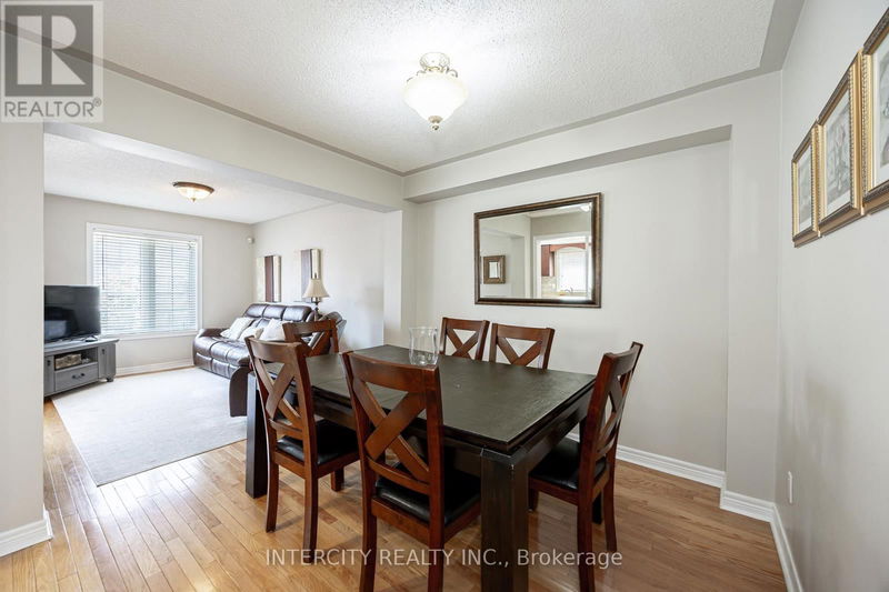 91 Adventure Crescent  Vaughan (Maple), L6A2Z8 | Image 9