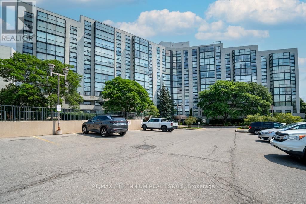 1008 - 30 HARDING BOULEVARD W Image 1