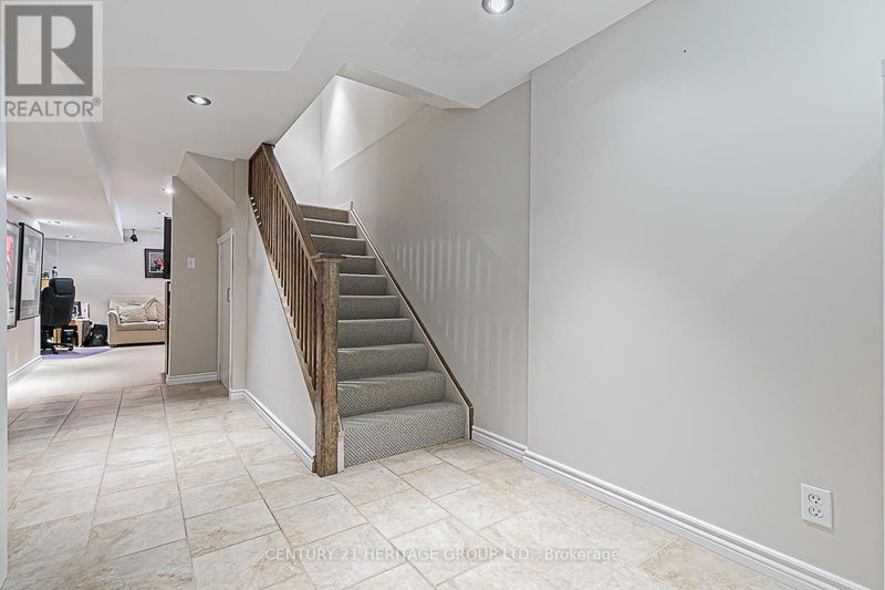 277 Rushbrook Drive  Newmarket (Summerhill Estates), L3X2C9 | Image 19