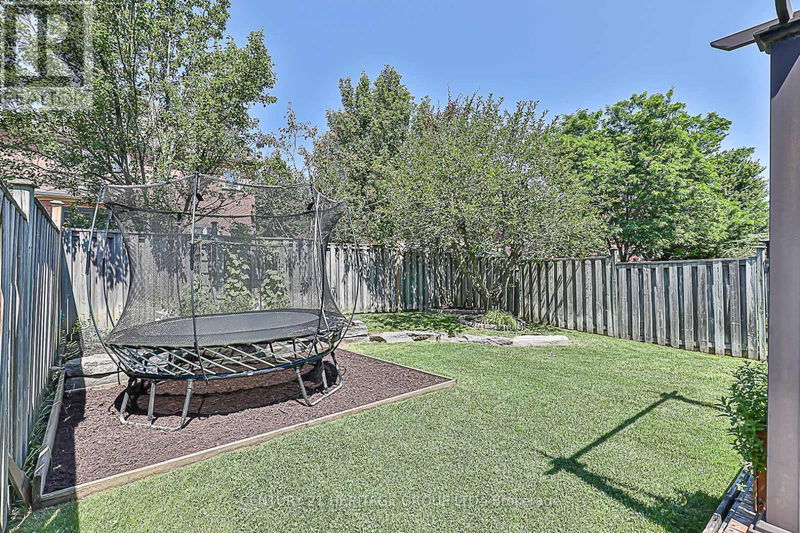 277 Rushbrook Drive  Newmarket (Summerhill Estates), L3X2C9 | Image 24