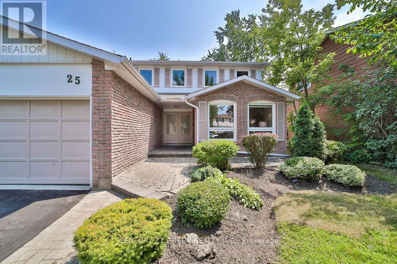 25 Ferrah Street  Markham (Unionville), L3R1N4 | Image 2