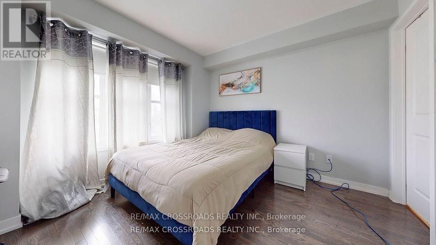 10610 BATHURST STREET Image 29