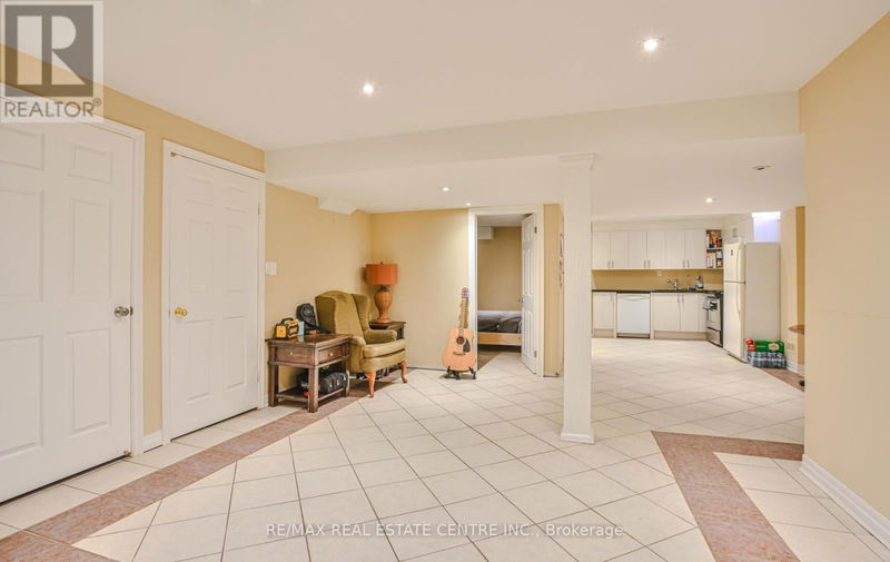 51 Michelle Drive  Vaughan (East Woodbridge), L4L9B8 | Image 22