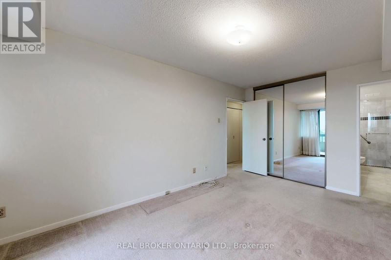  1009 - 8111 Yonge Street  Markham (Royal Orchard), L3T4V9 | Image 11