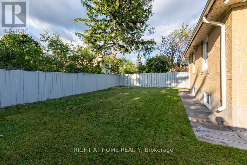 343 BOISDALE AVENUE Image 32