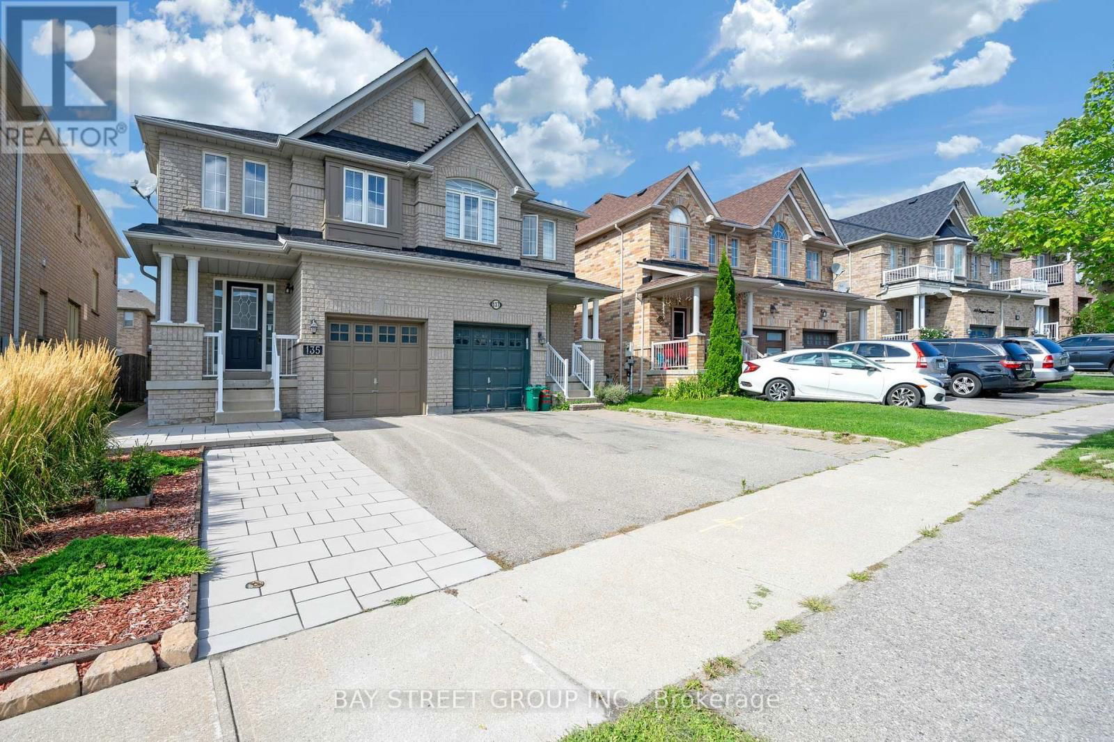 135 CHAYNA CRESCENT Image 2