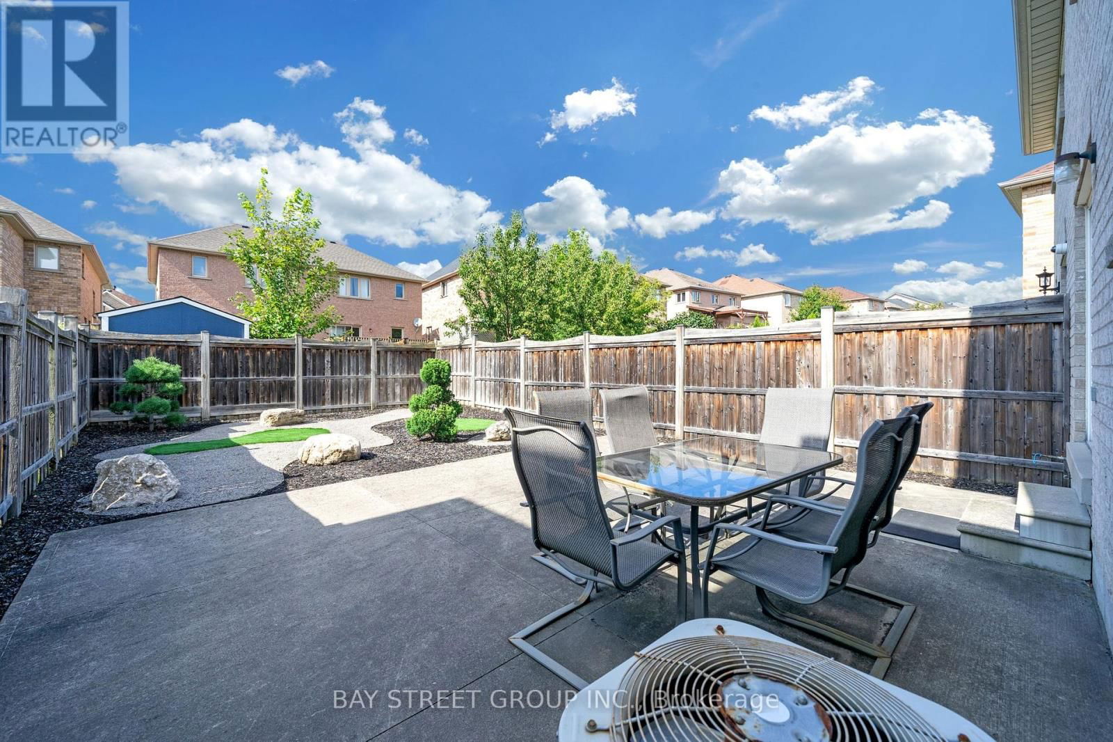 135 CHAYNA CRESCENT Image 22