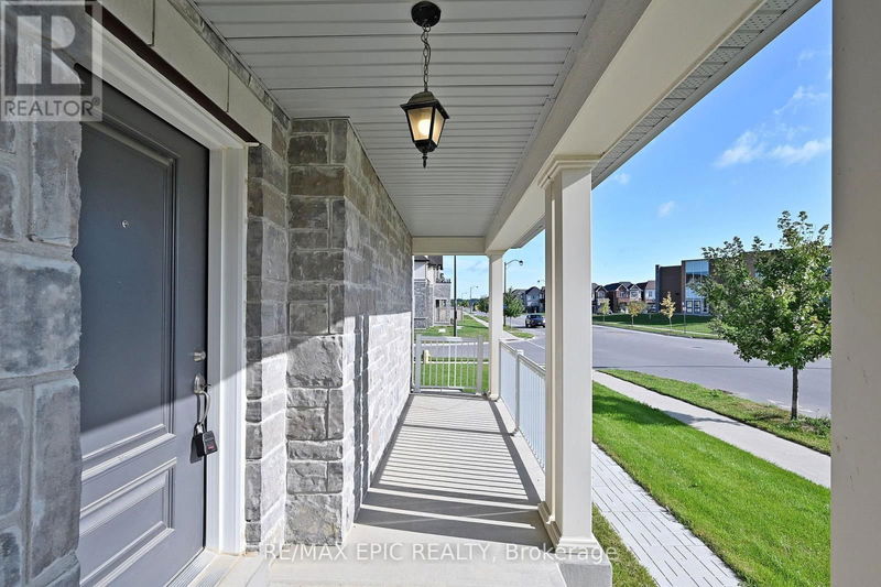 1 Kenneth Ross Bend  East Gwillimbury (Sharon), L9N0T7 | Image 3