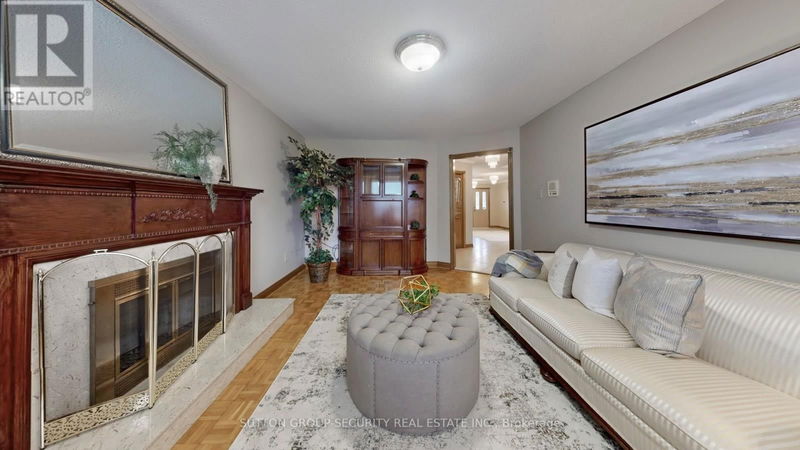 36 Hurricane Avenue  Vaughan (West Woodbridge), L4L1V4 | Image 7