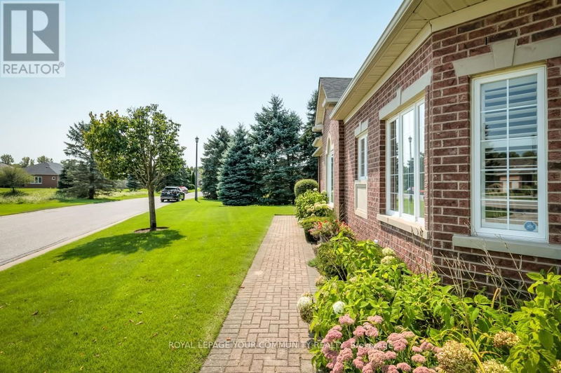 143 Legendary Trail  Whitchurch-Stouffville (Ballantrae), L4A1W5 | Image 2