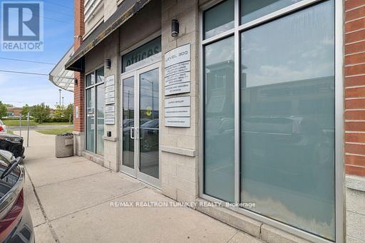 303A - 11685 YONGE STREET Image 33