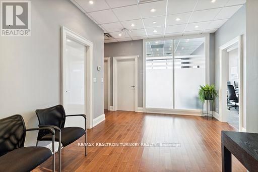 303A - 11685 YONGE STREET Image 5