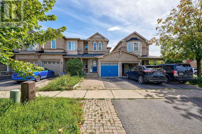 82 Carousel Crescent  Richmond Hill (Oak Ridges), L4E3X6 | Image 1