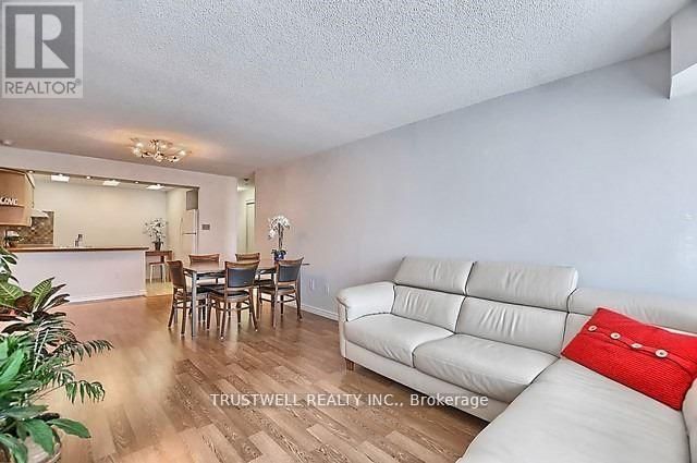  812 - 309 Major Mackenzie Drive East Richmond Hill (Harding), L4C9V5 | Image 6