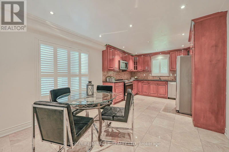 19 Cabinet Crescent  Vaughan (West Woodbridge), L4L6H9 | Image 17