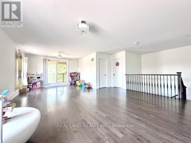 12 HEATHMONT COURT Image 3