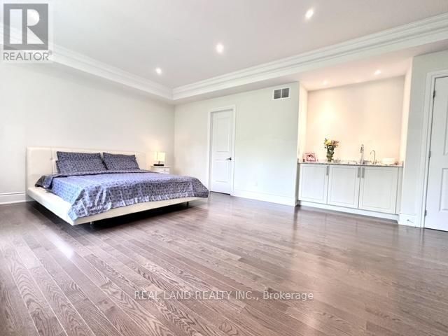 12 HEATHMONT COURT Image 6