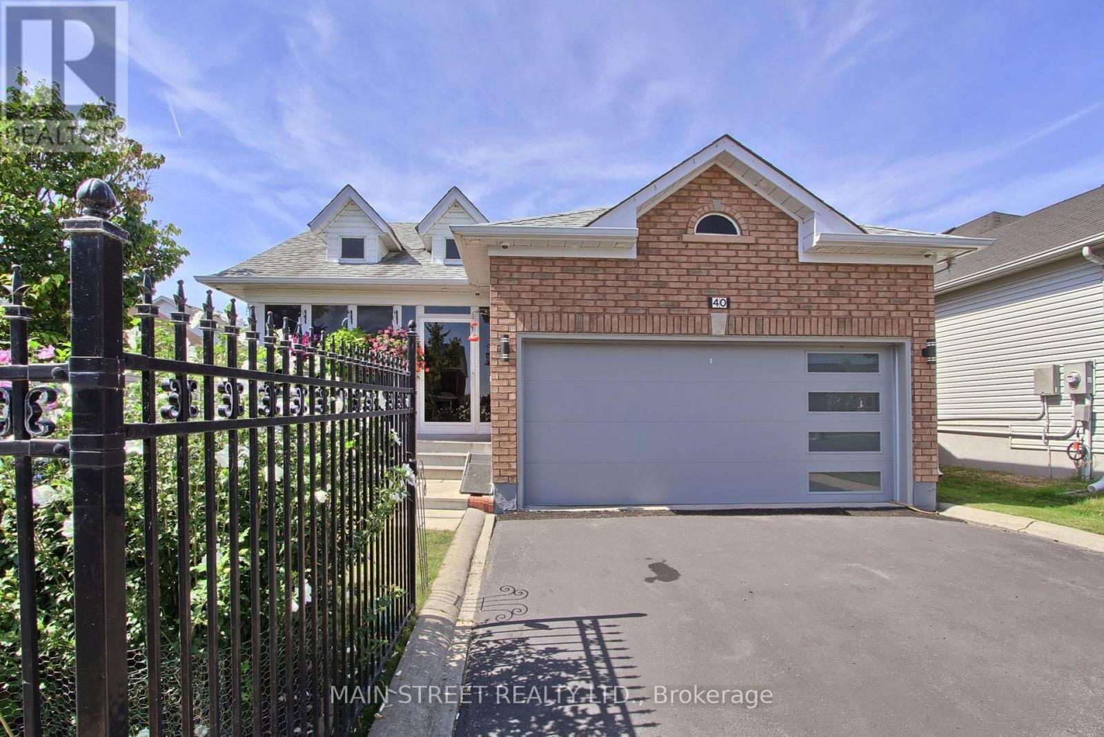 40 SILVERSTONE CRESCENT Image 3