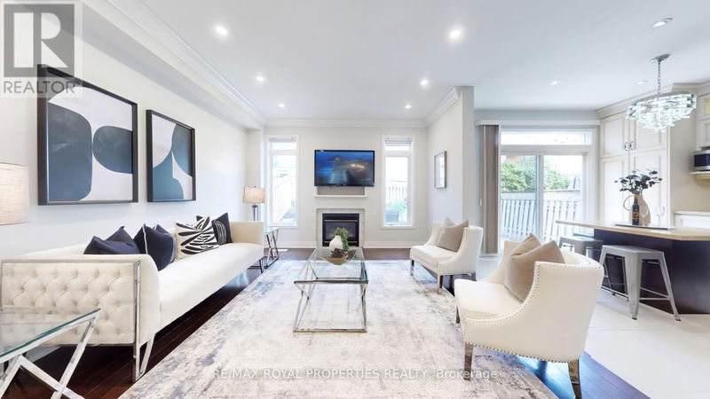 7 Sun Valley Drive  Richmond Hill (Rouge Woods), L4S2E3 | Image 11