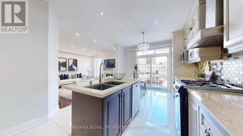 7 Sun Valley Drive  Richmond Hill (Rouge Woods), L4S2E3 | Image 18