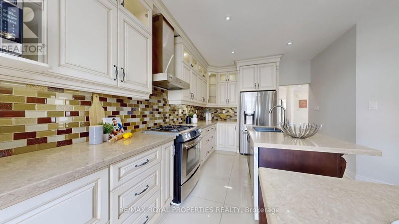 7 Sun Valley Drive  Richmond Hill (Rouge Woods), L4S2E3 | Image 23