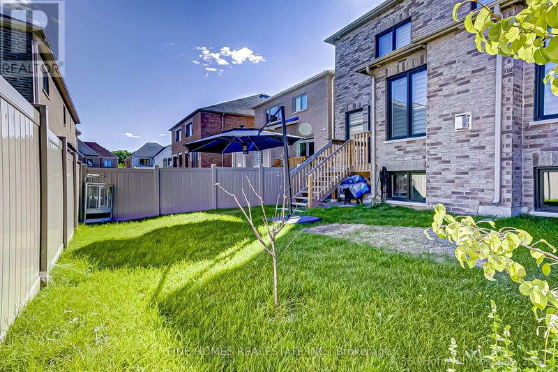 39 Tesla Crescent  East Gwillimbury (Holland Landing), L9N0T3 | Image 33