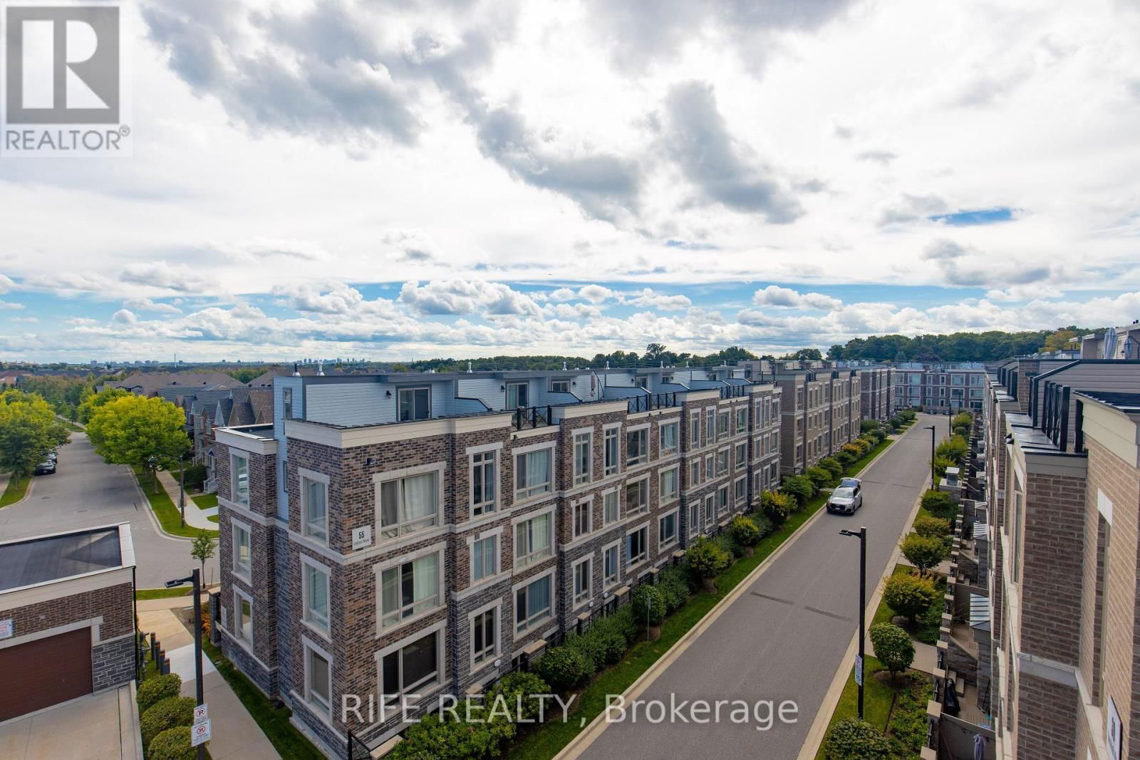 604 - 50 DUNSHEATH WAY Image 2