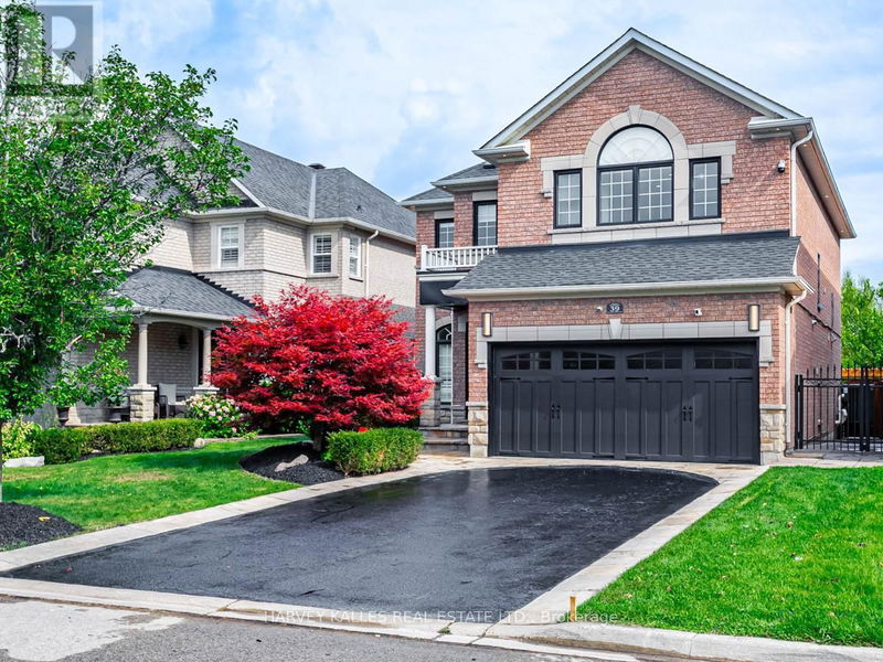 39 Mallard Marsh Crescent  Richmond Hill (Oak Ridges), L4E4M3 | Image 1