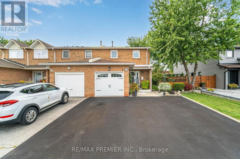 40 Agincourt Road  Vaughan (West Woodbridge), L4L2Z9 | Image 1