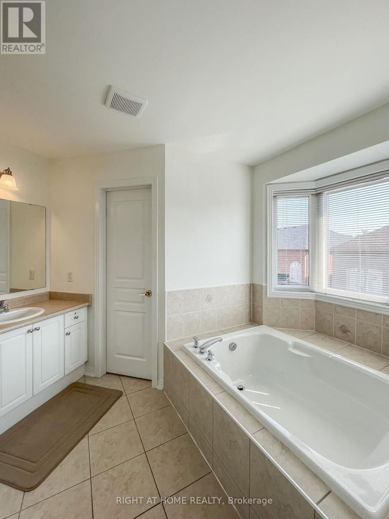 35 Nichols Boulevard  Markham (Cachet), L6C3A6 | Image 23