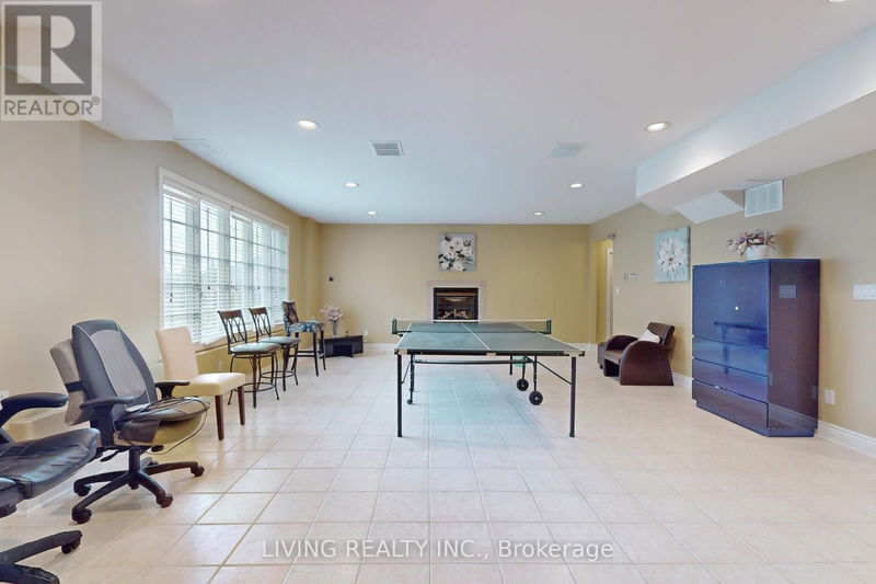 128 Boake Trail  Richmond Hill (Bayview Hill), L4B4B7 | Image 38