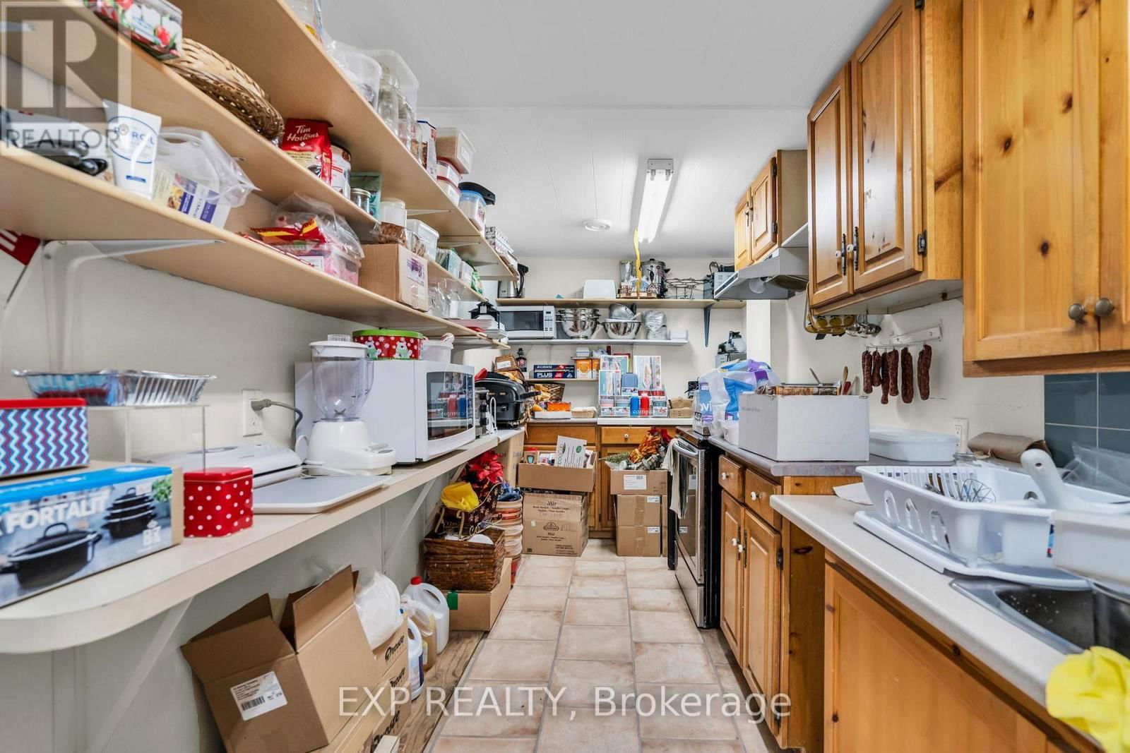 15 HOLLAND STREET EAST Image 11