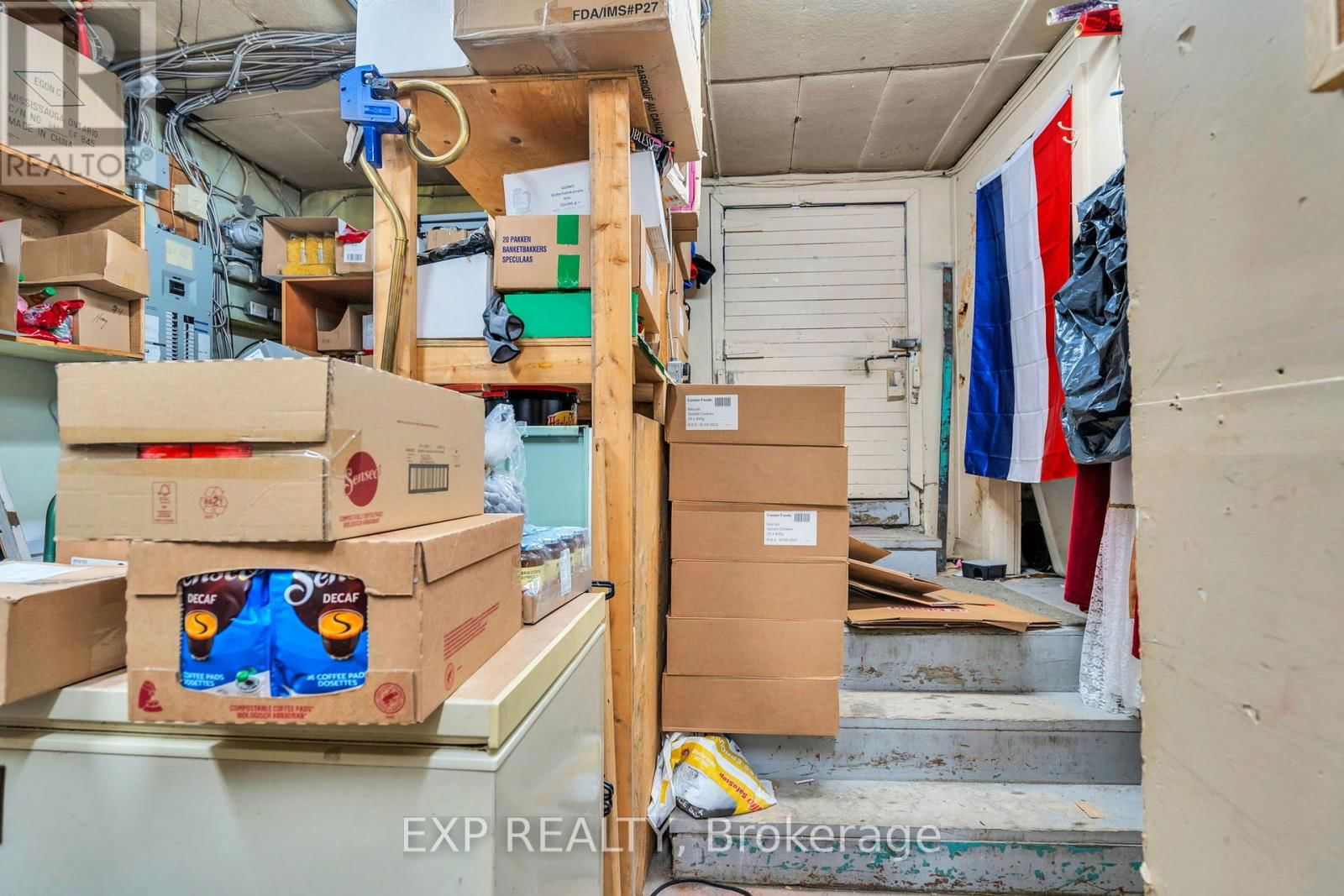 15 HOLLAND STREET EAST Image 14