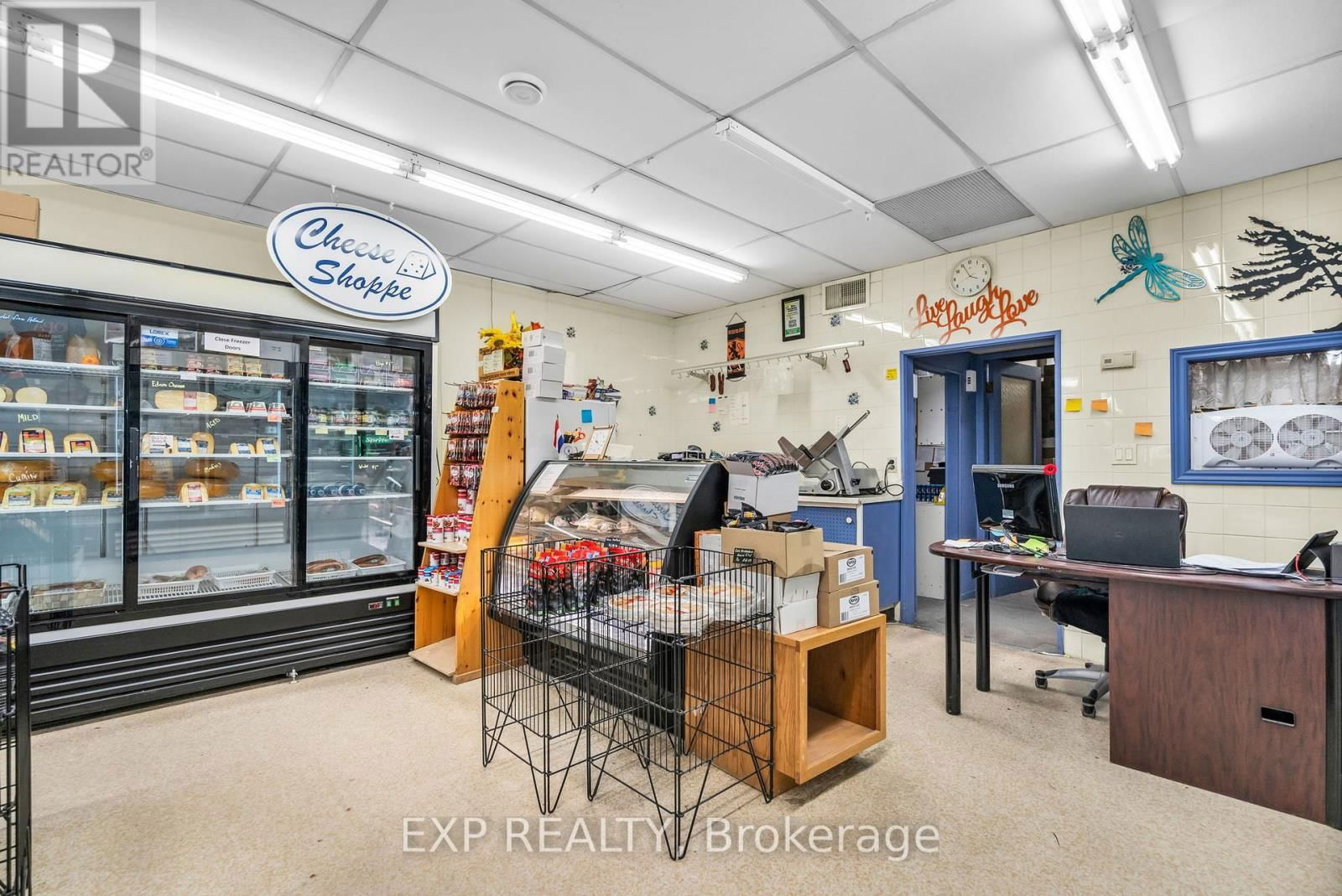 15 HOLLAND STREET EAST Image 6