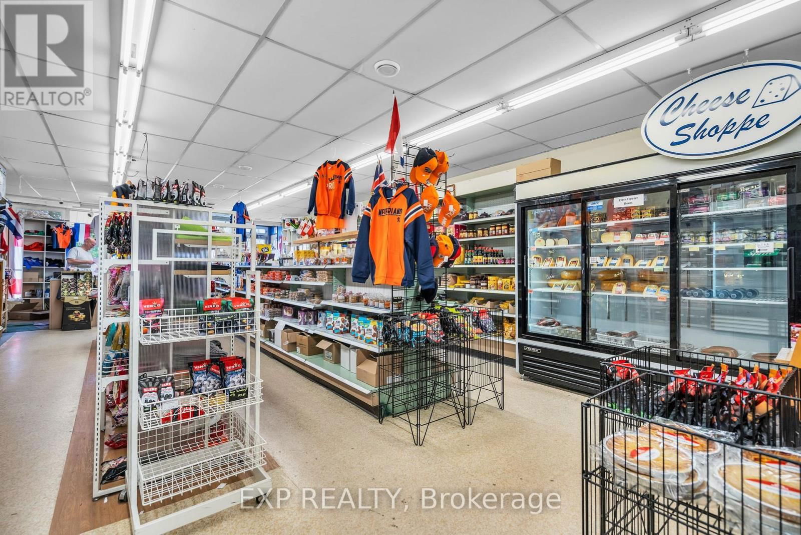 15 HOLLAND STREET EAST Image 7