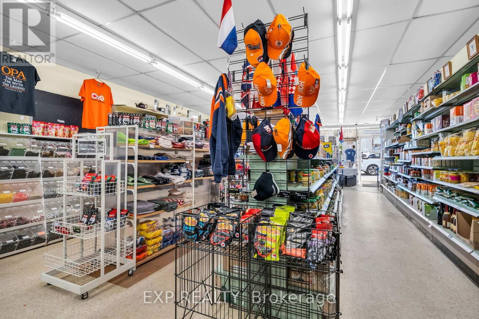 15 HOLLAND STREET EAST Image 8